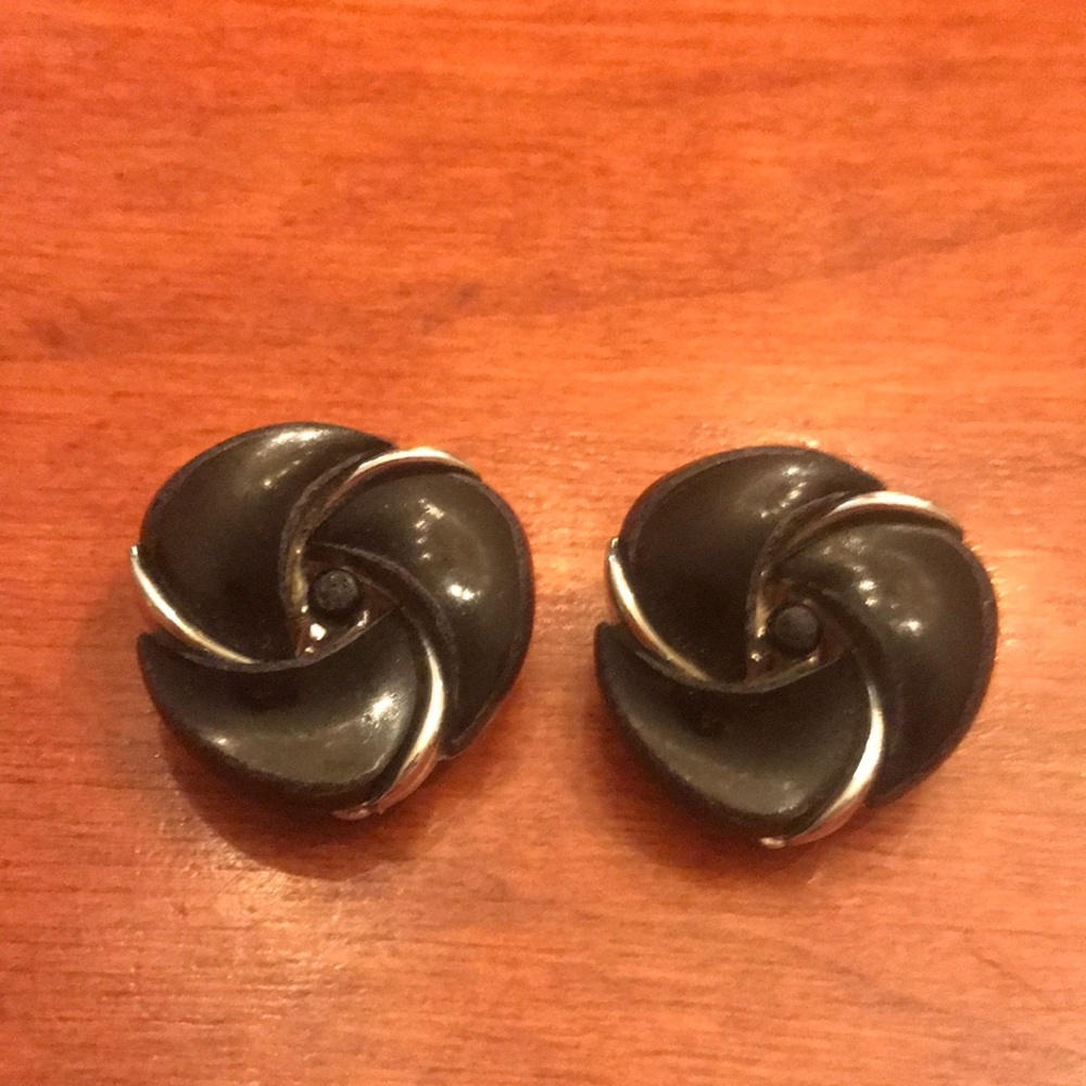 Lisner black silver swirl lucite clip earrings